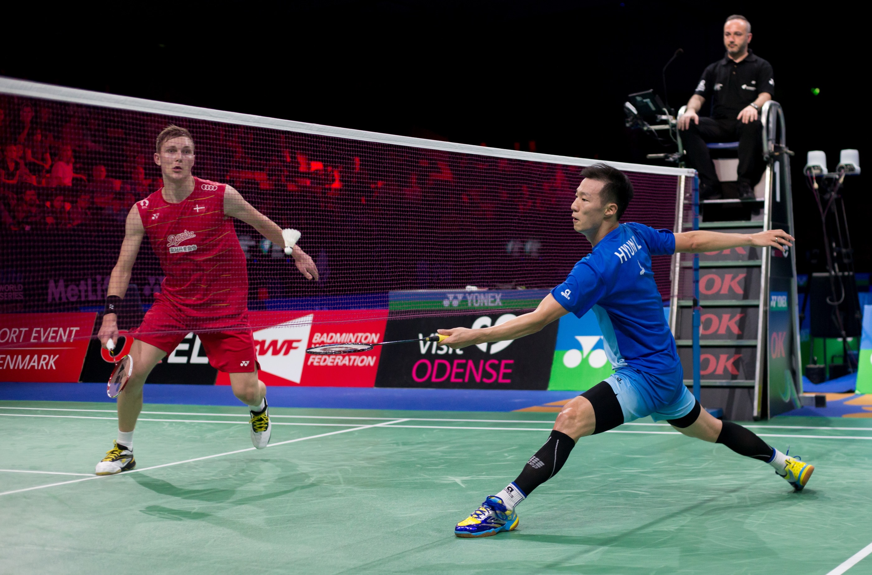 Lee Hyun Il (right) and Viktor Axelsen