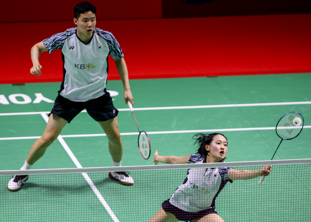 Chae (right) and Seo face Zheng/Huang in the semifinals.